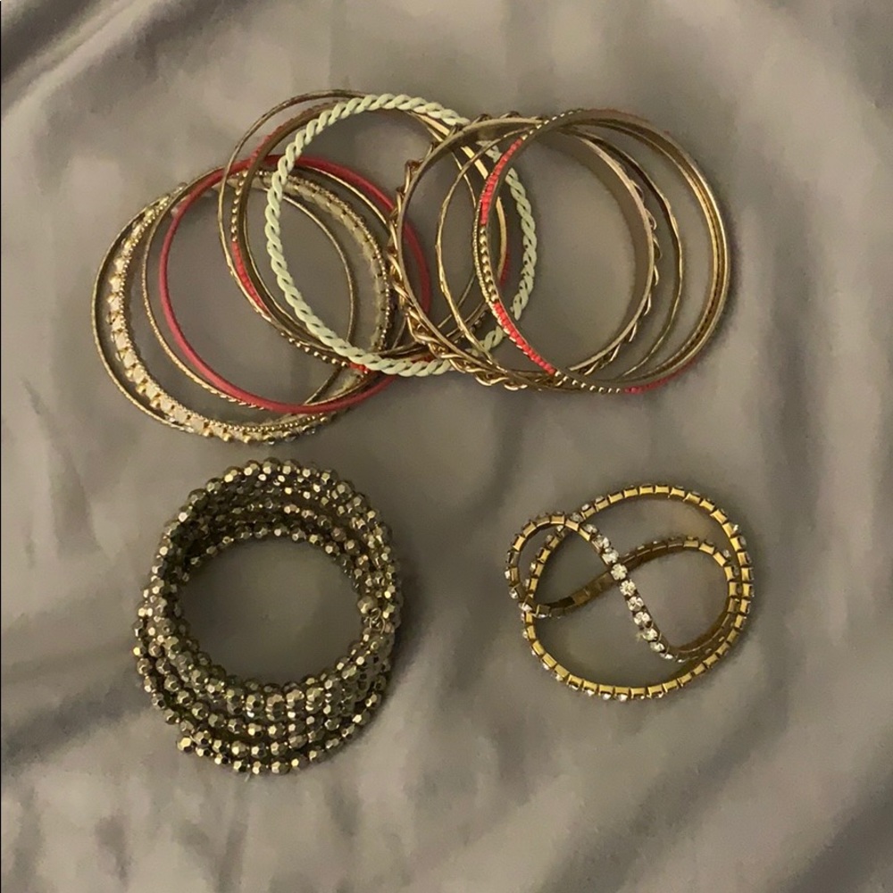 3 sets of bracelets - Gold